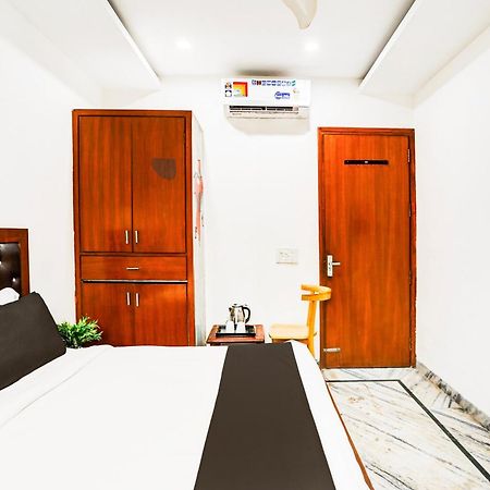 Super Collection O Sector 110 Noida Hotel Екстериор снимка