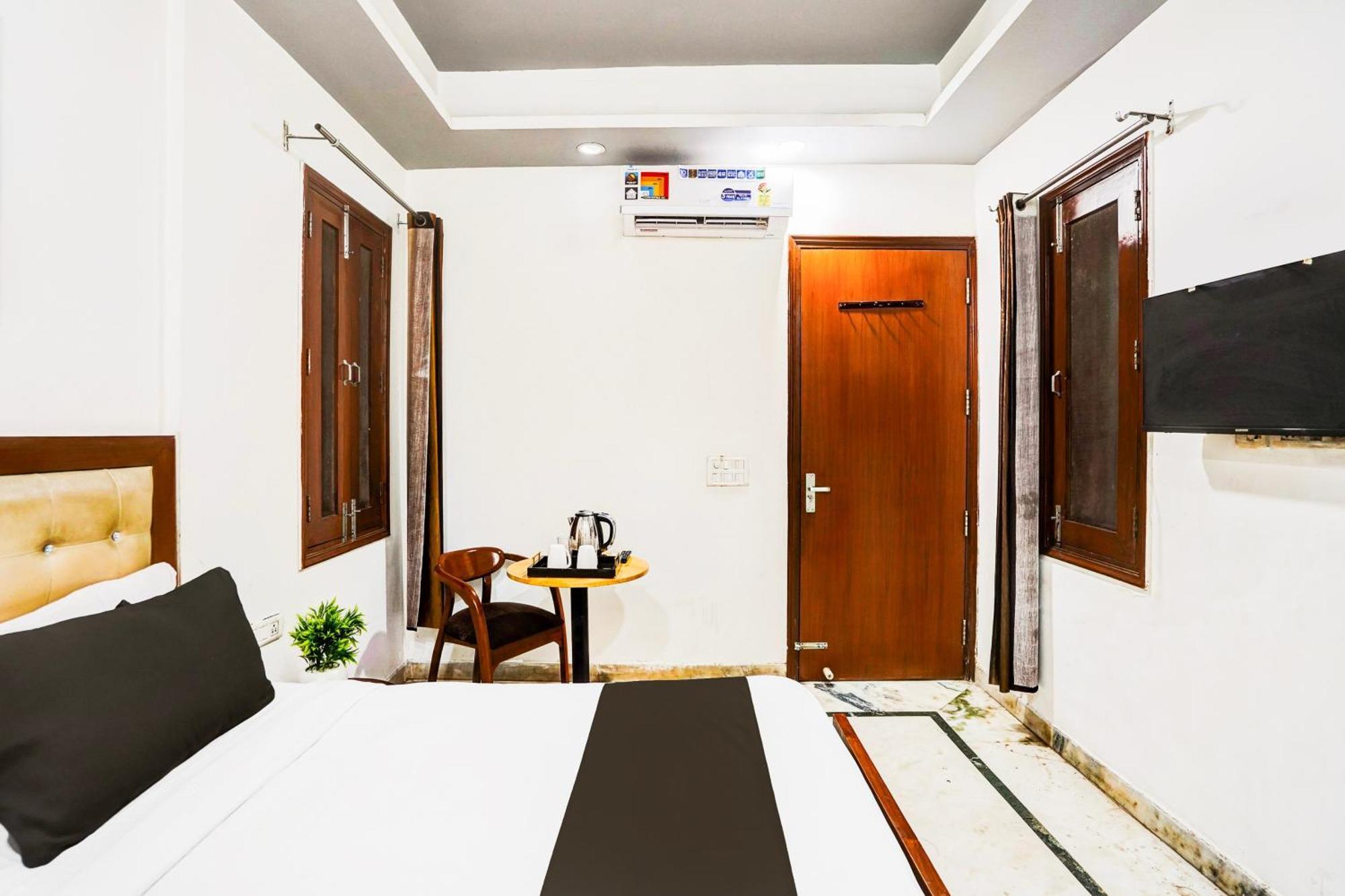 Super Collection O Sector 110 Noida Hotel Екстериор снимка