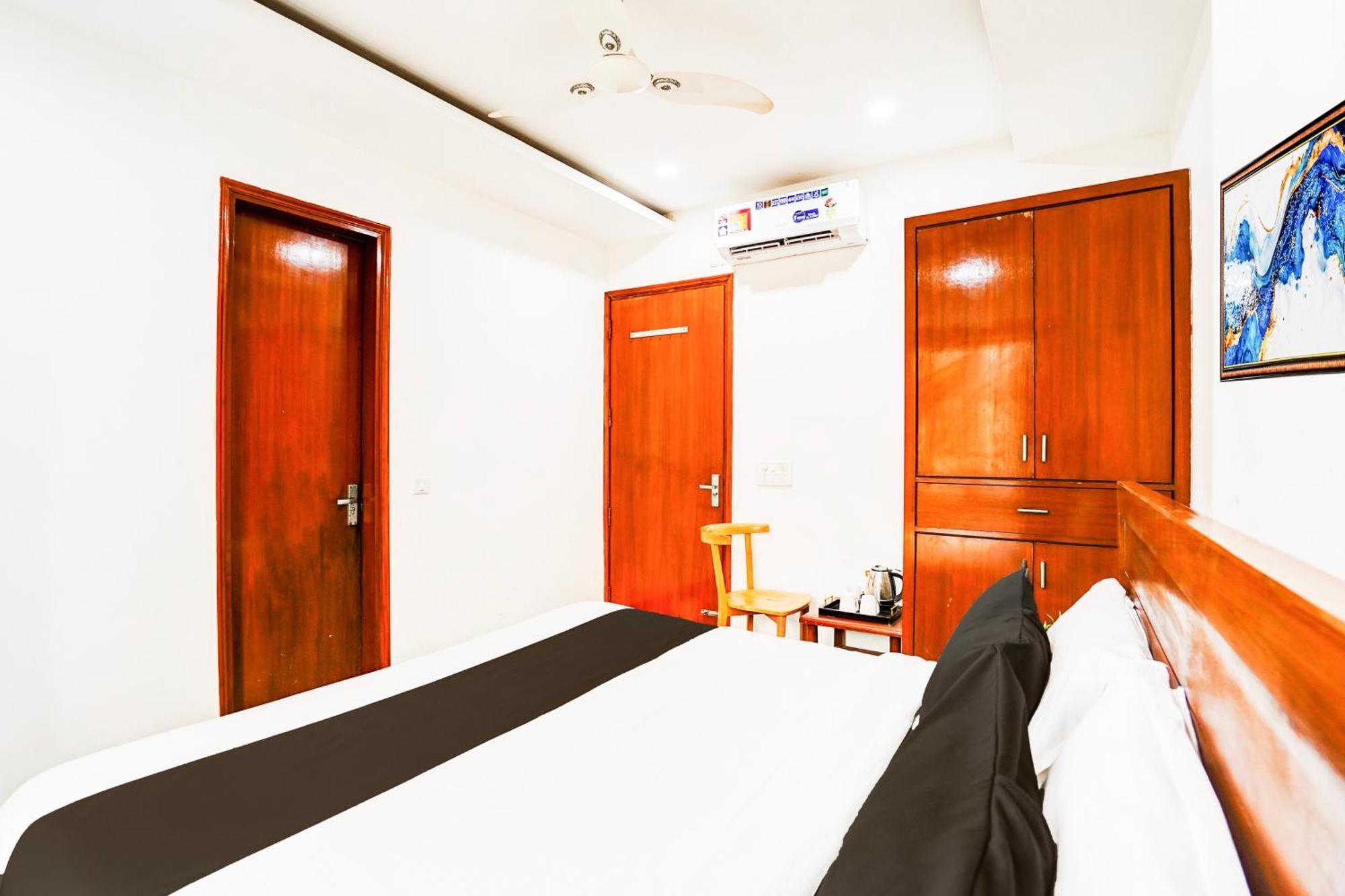 Super Collection O Sector 110 Noida Hotel Екстериор снимка