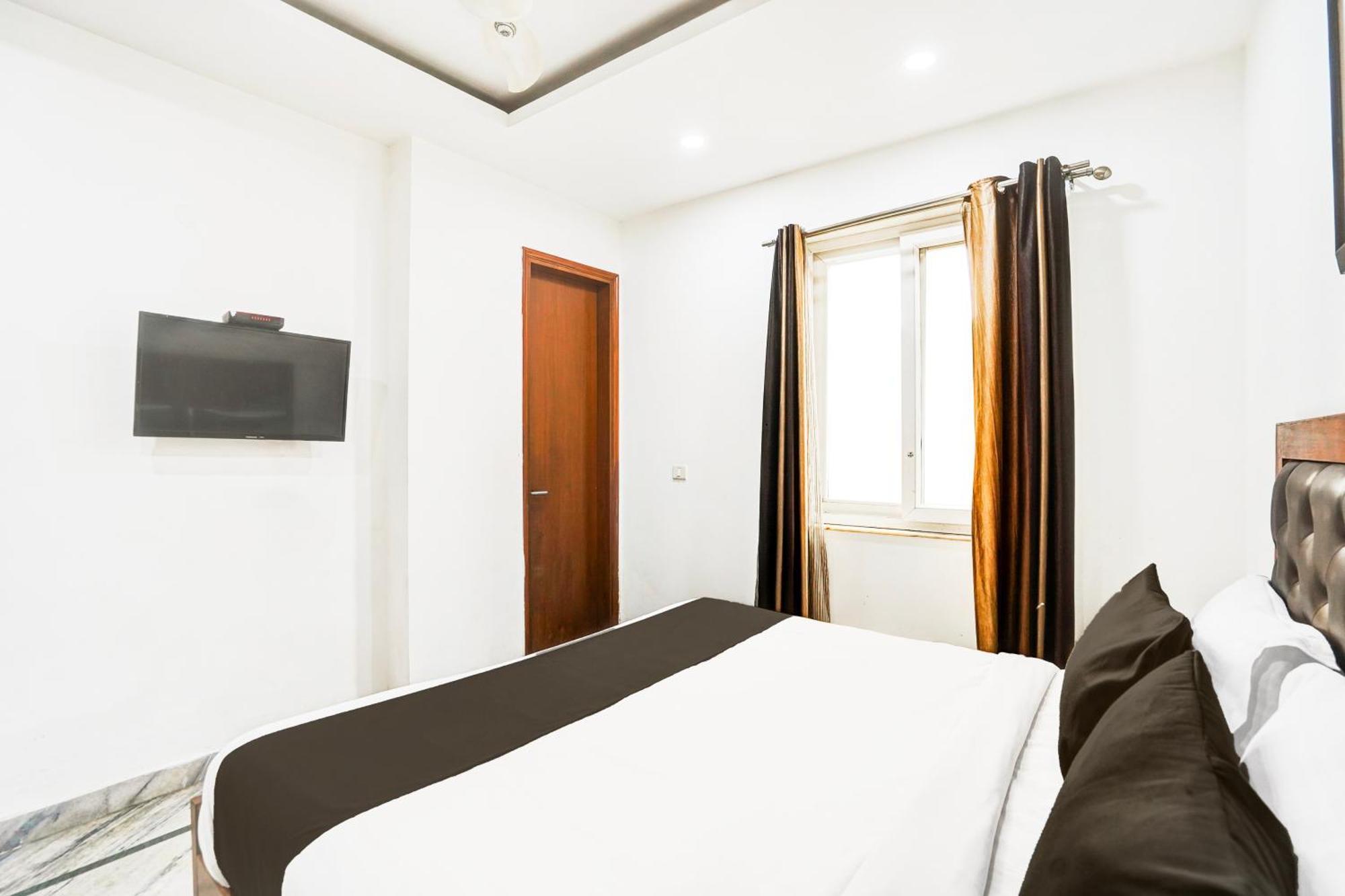 Super Collection O Sector 110 Noida Hotel Екстериор снимка